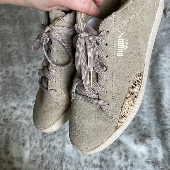 Women’s Tan/Cream Colored Puma Tennis Shoes size 8 - Picture 10 of 12